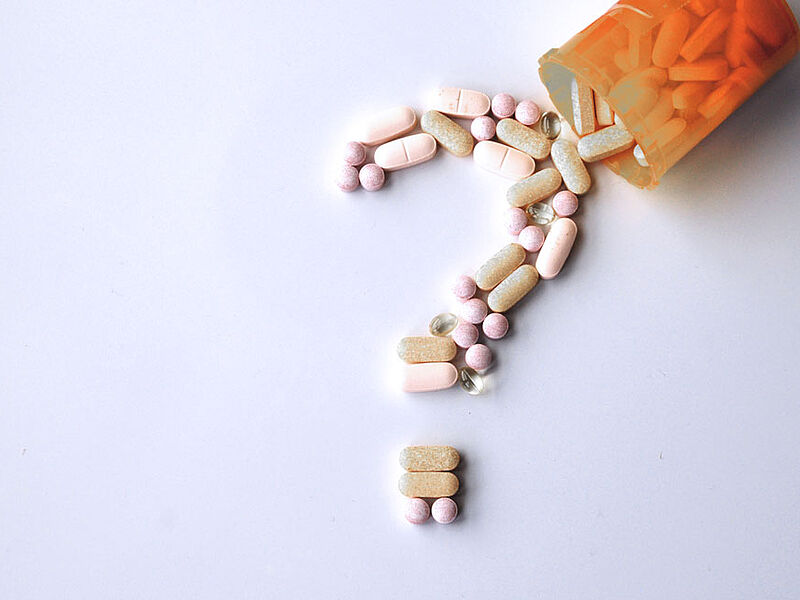 Tagung "Macht und Ohnmacht der Medizin" - Pillen in Form eines Fragezeichens